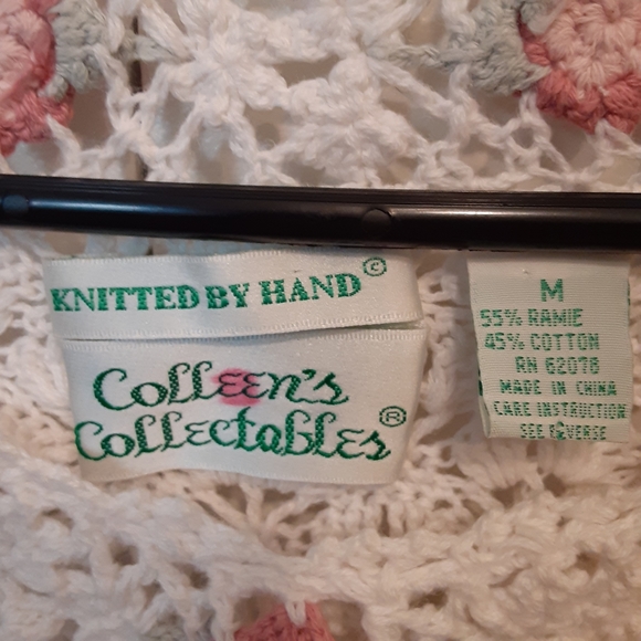 Colleen's collectables hand knitted sweater - Picture 4 of 4